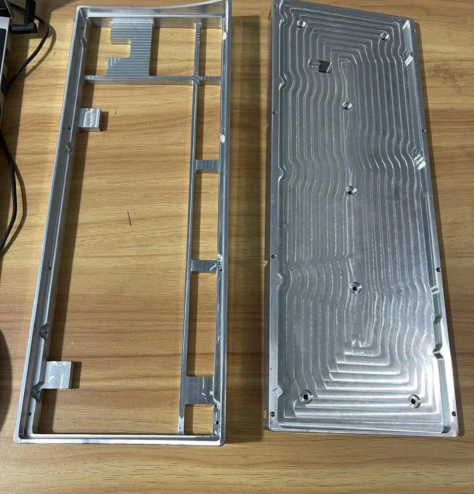 Bộ khung và tấm rãnh dẫn nhiệt CNC
