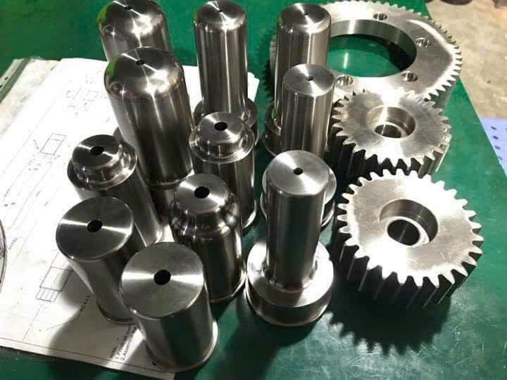 Bộ trục, chốt và bánh răng gia công CNC