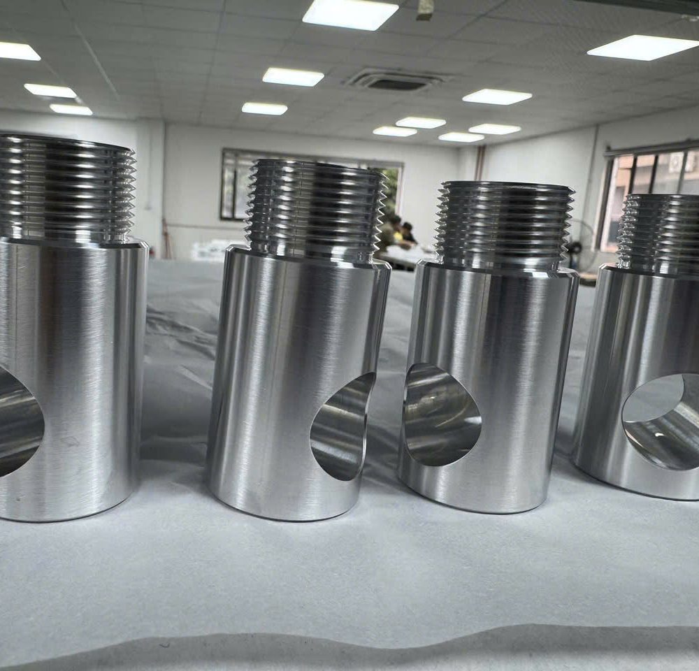Đầu nối ren có lỗ ngang gia công CNC