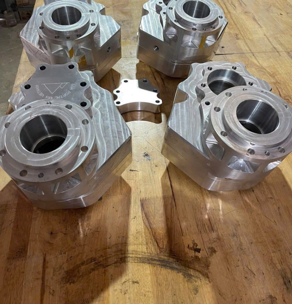 Vỏ hộp truyền động hoặc thân hộp số gia công CNC